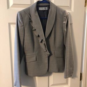 Tahari petite sz 2 skirt suit